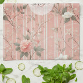  Roze Roos op Gestreepte Roze Achtergrond Theedoek (Gevouwen)