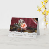 roze roos op oude vioolsympathie kaart (Gele Bloem)