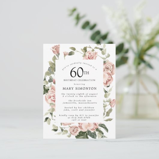 Roze Rose Floral Greenery 60th Birthday Uitnodiging Briefkaart (Staand voorkant)