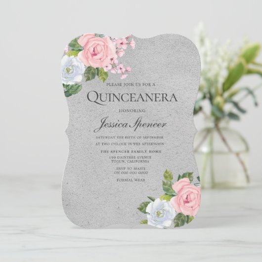 Roze Rose Floral Silver Quinceanera Party Invite Kaart (Staand voorkant)