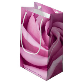 Roze Rose gevouwen tot perfectie Klein Cadeauzakje