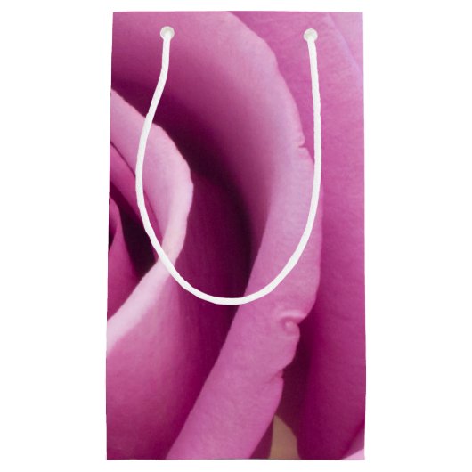 Roze Rose gevouwen tot perfectie Klein Cadeauzakje (Voorkant)