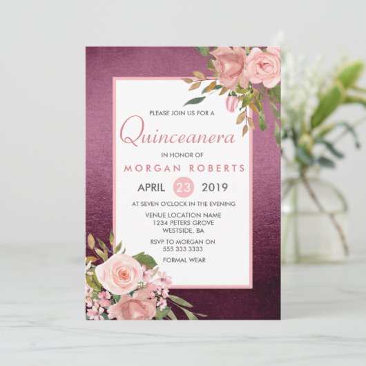 Roze Rose Gold Burgundy Floral Quinceanera Invite Kaart (Staand voorkant)