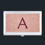 Roze Rose Gold Burgundy Glitter Sparkle Monogram Visitekaarthouder<br><div class="desc">Blush Pink Rose Gold en Bourgogne Faux Glitter en Sparkle Elegant Monogram visitekaarthouder. Deze visitekaarthouder kan worden aangepast om uw initiaal en voornaam op te nemen.</div>