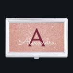 Roze Rose Gold Burgundy Glitter Sparkle Monogram Visitekaarthouder<br><div class="desc">Blush Roze Rose Gold en Burgundy Faux Glitter en Sparkle Elegant Monogram Business Card Holder. Deze houder van een bedrijfskaart kan worden aangepast om uw initiaal en voornaam op te nemen.</div>