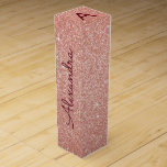 Roze Rose Gold Burgundy Glitter Sparkle Monogram Wijn<br><div class="desc">Roze Rose Gold en Bourgogne Faux Glitter en Sparkle Elegant Wine Gift Box. Deze Wine Gift Box kan worden aangepast om uw initiaal en voornaam op te nemen en maakt een geweldig verjaardagsfeest,  vrijgezellenfeest,  vrijgezellenfeest cadeau.</div>
