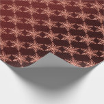 Roze Rose Gold Burgundy Merry Snowflake Cadeaupapier<br><div class="desc">Glam Modern Wrap - burgundy maroon textuur versierd met metaalpoeder van roos goudsneeuwvlok</div>