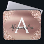 Roze Rose Gold Glitter en Sparkle Monogram Laptop Sleeve<br><div class="desc">Roze Rose Gold Faux Glitter en Sparkle Metallic Foil Elegant Monogram Hoesje. Dit hoesje kan worden aangepast om uw initiaal en voornaam te omvatten.</div>