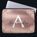 Roze Rose Gold Glitter en Sparkle Monogram Laptop Sleeve<br><div class="desc">Roze Rose Gold Faux Glitter en Sparkle Metallic Foil Elegant Monogram Hoesje. Dit hoesje kan worden aangepast om uw initiaal en voornaam te omvatten.</div>