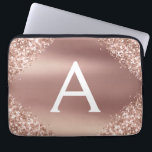 Roze Rose Gold Glitter en Sparkle Monogram Laptop Sleeve<br><div class="desc">Roze Rose Gold Faux Glitter en Sparkle Metallic Folie Elegant Monogram Hoesje. Dit hoesje kan worden aangepast om uw initiaal en voornaam te omvatten.</div>