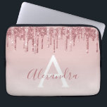 Roze Rose Gold Glitter Sparkle Monogram Laptop Sleeve<br><div class="desc">Blush Pink - Roos Gold Faux Dripping Glitter en Sparkle Elegant Monogram Girly Schattige Laptop Computer Hoesje of Sleeve. Dit hoesje kan worden aangepast om uw handtekening script naam op te nemen.</div>