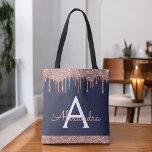 Roze Rose Gold Navy Blauw Glitter Elegant Monogram Tote Bag<br><div class="desc">Pink Rose Gold en Navy Blue Faux Sparkle en Glitter Elegant Monogram Boekentas. Deze boekentas kan worden aangepast om uw initiaal en voornaam op te nemen en als cadeau te geven voor kerst,  lieve 16-verjaardag,  Vrijgezellenfeest of een bruiloft.</div>