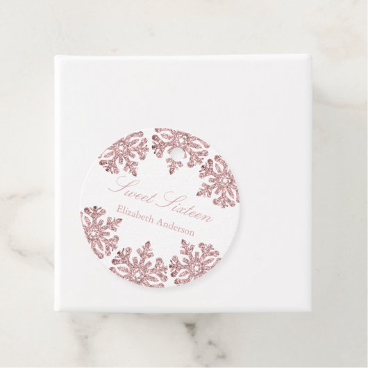 Roze Rose Gold Snowflake Winter Sweet 16 Bedankjes Labels (In situ)