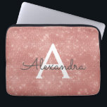 Roze Rose Gold Sparkle Modern Monogram Naam Laptop Sleeve<br><div class="desc">Pink Rose Gold Sparkle Modern Monogram Naam Sleeve. Dit sleeve kan worden aangepast om uw initiaal en voornaam op te nemen.</div>