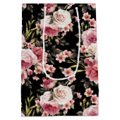 Roze Rose Profusion - zwarte achtergrond Medium Cadeauzakje (Achterkant)