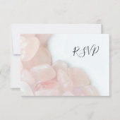 Roze Rose Quartz op White Wedding RSVP Reply Kaart (Voorkant)