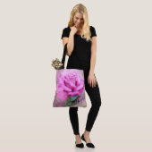 Roze Rose Tote Bag (Op model)