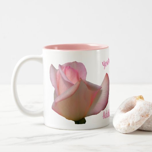 Roze Rosebud, gepersonaliseerd Tweekleurige Koffiemok (Met donut)