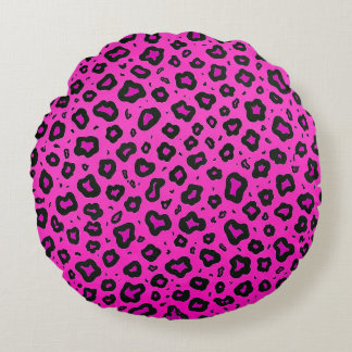 Roze rotsgiraffe rond kussen