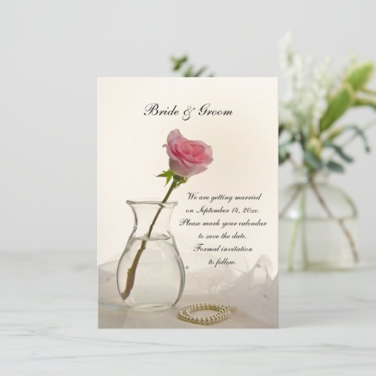 Roze roze en witte parelsnoeren bruiloft sparen de kaart (Staand voorkant)