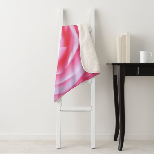 Roze roze (gemiddeld) sherpa deken (In situ)