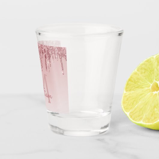 Roze roze gouden glitter & glans monogram verjaard shot glas (Rechts)
