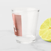 Roze Roze Gouden Moderne Metalen Monogram Verjaard Shot Glas (Rechts)