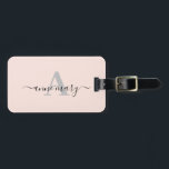 Roze Roze Naam Initiaal Cadeau Favoriet Meisjesach Bagagelabel<br><div class="desc">Gedrukt met roze achtergrond en zwarte tekst,  je kan het aanpassen zoals je wilt!</div>