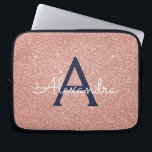 Roze roze roodbruine marineblauw glitter Sparkle M Laptop Sleeve<br><div class="desc">Blush Pink and Roos Gold Navy Blue Faux Glitter and Sparkle Elegant Monogram Hoesje. Dit hoesje kan worden aangepast om uw initiaal en voornaam te omvatten.</div>