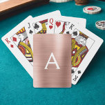 Roze roze roze roestvrij stalen monogram pokerkaarten<br><div class="desc">Roze Rose Gold Faux Metallic Folie Roestvrij staal Elegant Monogram Speelkaarten. Deze speelkaarten kunnen worden aangepast om uw initiaal en voornaam op te nemen en een geweldige feestgunst te zijn voor een verjaardagsfeestje,  vrijgezellenfeest of vrijgezellenfeest.</div>
