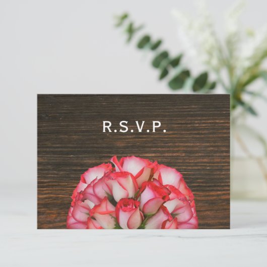 Roze Rozen & Barnwood Rustieke Bruiloft RSVP (Staand voorkant)