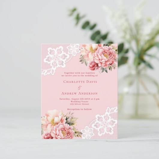 Roze rozen bloemen witte kant bruiloft uitnodiging (Staand voorkant)