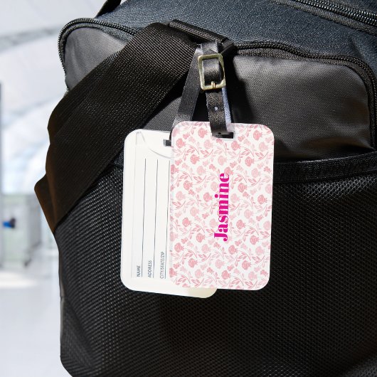 Roze rozen bloempatroon met aangepast monogram bagagelabel