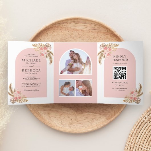 Roze Rozen Boho Pampas Boog QR Code Trouwen Drieluik Uitnodiging