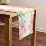 Roze, rozen, boho, trellis, waterverf bloemen patt korte tafelloper<br><div class="desc">Zomer,  zonnebloempitten,  folklore,  etnische groepen,  rozen,  bloemkunst</div>