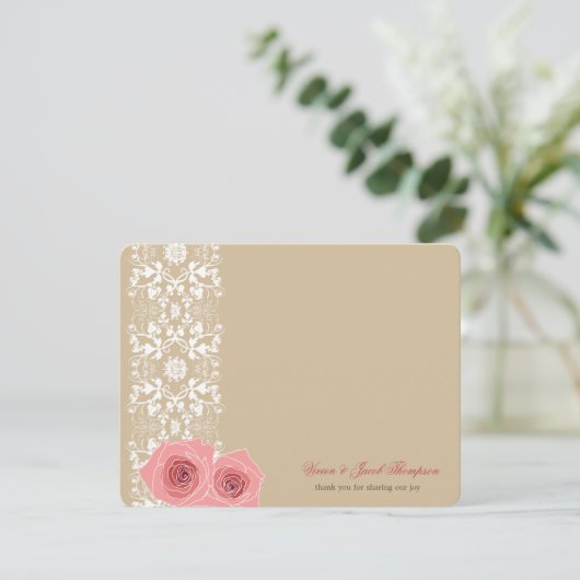 Roze rozen en Damask Lace Romantic Chic Wedding Bedankkaart (Staand voorkant)