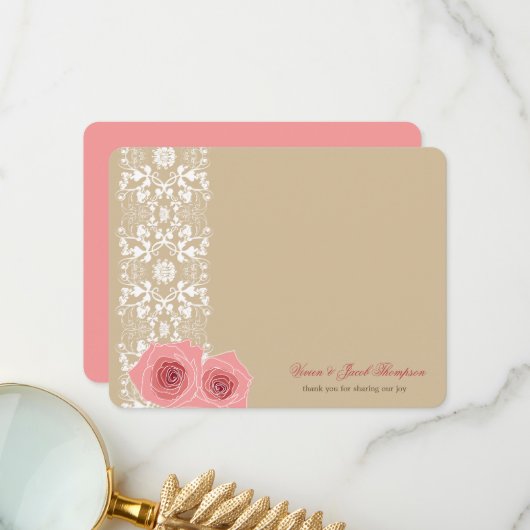 Roze rozen en Damask Lace Romantic Chic Wedding Bedankkaart (Voorkant / Achterkant in situ)