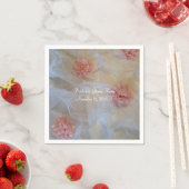 Roze rozen en witte plooien servet (Insitu)