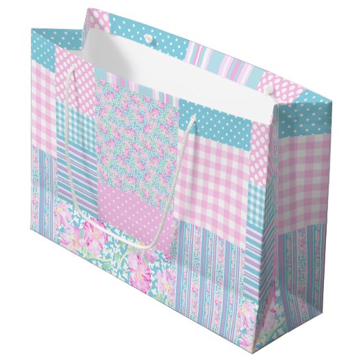 Roze Rozen Faux Patchwork Grote Gift Bag Groot Cadeauzakje (Voorkant Gekanteld)