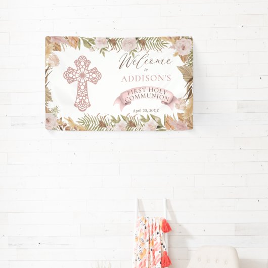 Roze rozen gedroogd grassen meisje Eerste Heilige  Spandoek (Insitu)