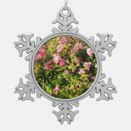 Roze rozen in bloei tin sneeuwvlok ornament