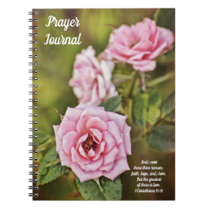 Roze rozen in een Garden Prayer Journal Notitieboek