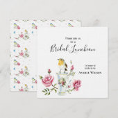 Roze rozen in een Teacup Bridal Shower-uitnodiging Kaart (Voorkant / Achterkant)