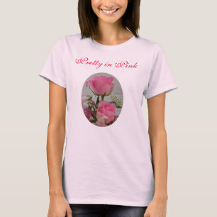 Roze rozen, in roze t-shirt