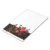 Roze rozen met roze pooldots aan de zwarte grens notitieblok (Schuin)