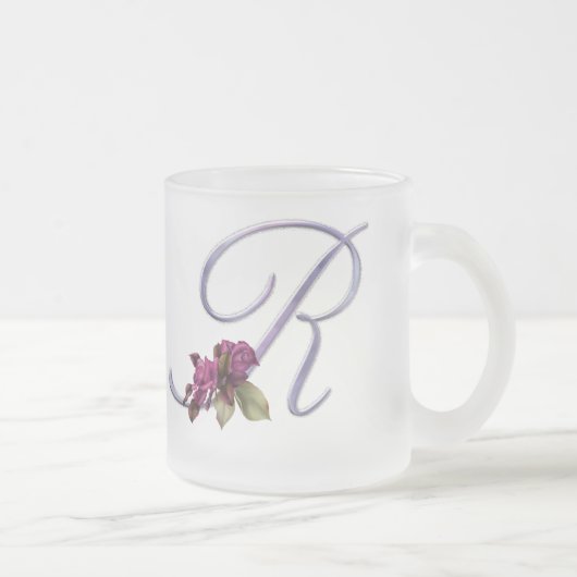 Roze rozen Monogram R Matglas Koffiemok (Rechts)