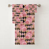  roze rozen op het Harlequin Shower Curtain Bad Handdoek (Insitu)