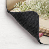 Roze rozen op oud plakboek muismat (Hoek)