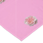 Roze rozen op roze tafelkleed (Gekanteld)