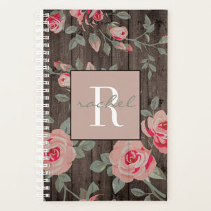 Roze rozen op Rustic Wood Monogrammed Planner